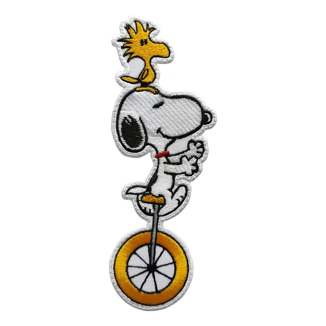 Parche Bordado Snoopy Historieta Charles Y Charlie Brown Car