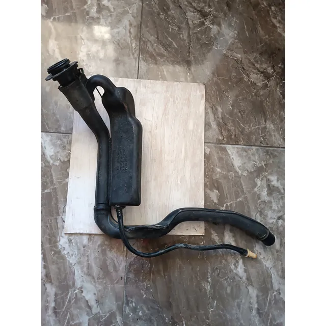 Bajante O Tubo De Llenado Gasolina Renault Clio Symbol