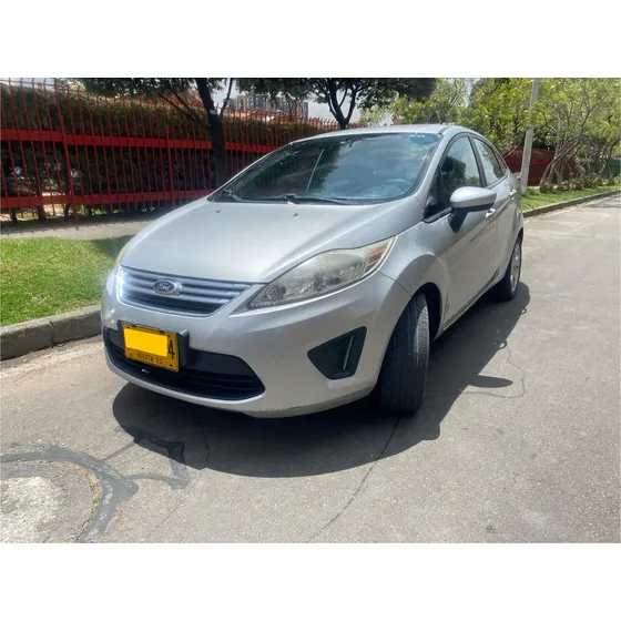 Ford Fiesta 1.6 Sportback Automática