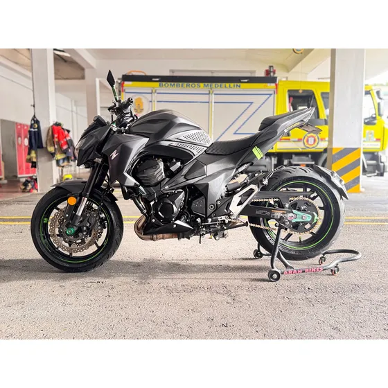 Kawasaki Z800 2016 Negra