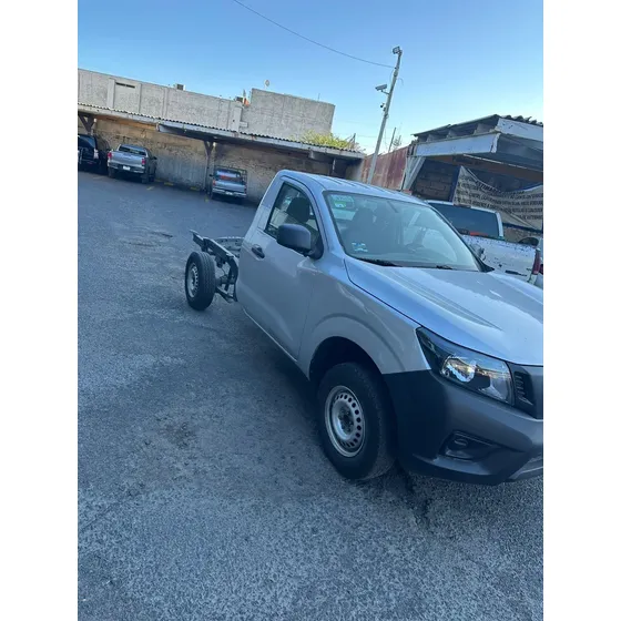 Nissan Np300 2019 2.5 Estacas Dh Aa Pack Seg Mt