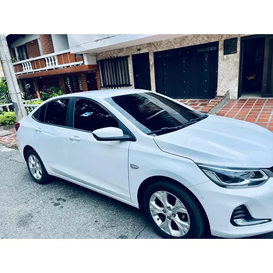 Chevrolet Onix 1.0t Premier Sedan At