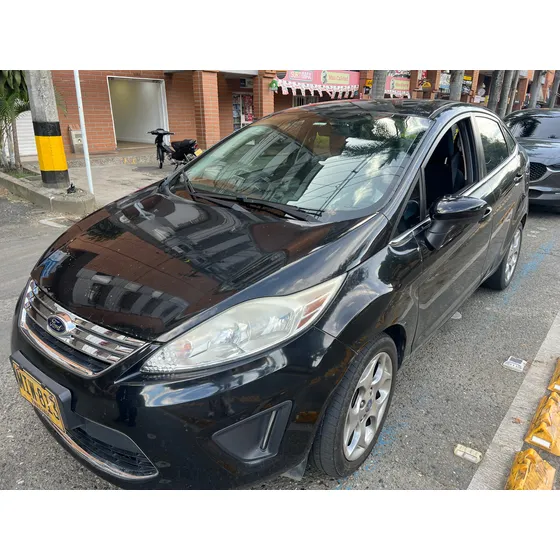 Ford Fiesta 1.6 Hatchback Mecánica