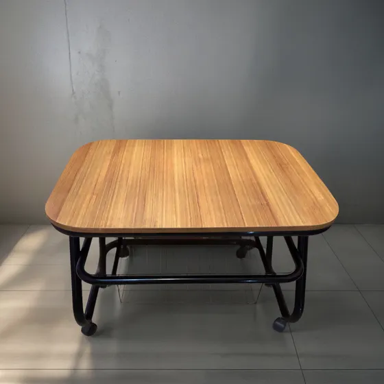 Mesa De Tv De Madera, Cesta Y Ruedas