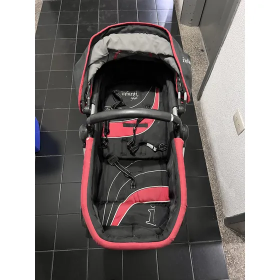Coche De Paseo Para Bebé. Infanti. Perfecto Estado
