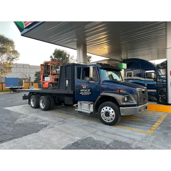 Grúa Freightliner Torton