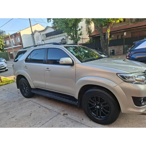 Toyota Sw4 3.0 Srv Cuero I 171cv 4x4