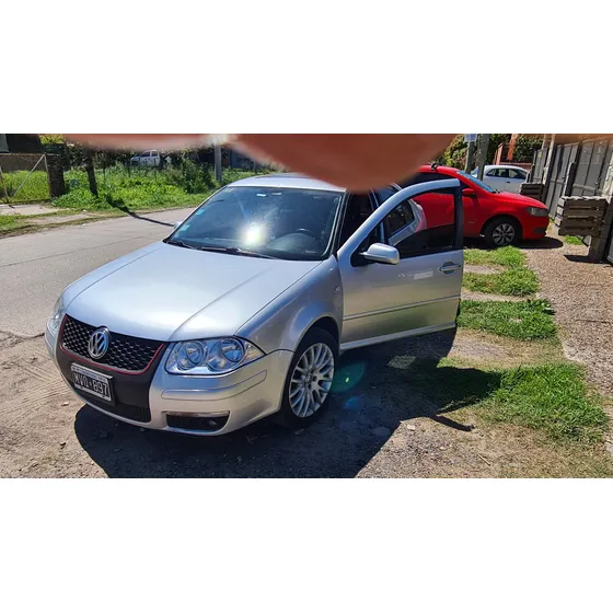 Volkswagen Bora 1.8 Highline T 180cv Cuero