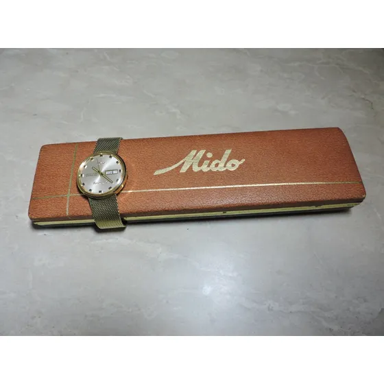 Reloj Mido Commander Datoday Automático Hombre Dorado.