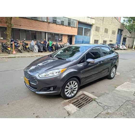 Ford Fiesta 1.6.sportback Mecanico