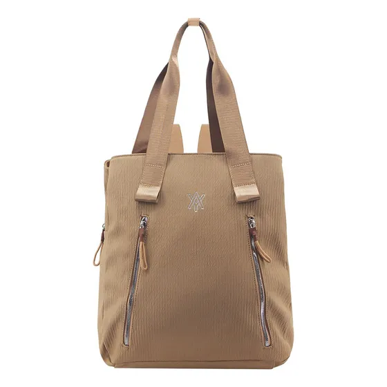 Cartera Mochila Amayra Tres Divisiones Pu Urbana Amplia Moda Color Camel C26762