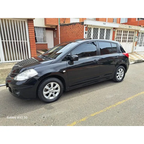 Nissan Tiida Acenta
