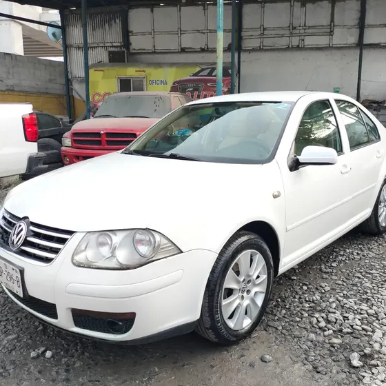 Volkswagen Jetta Clásico 2012 2.0 Gl Team R16 At