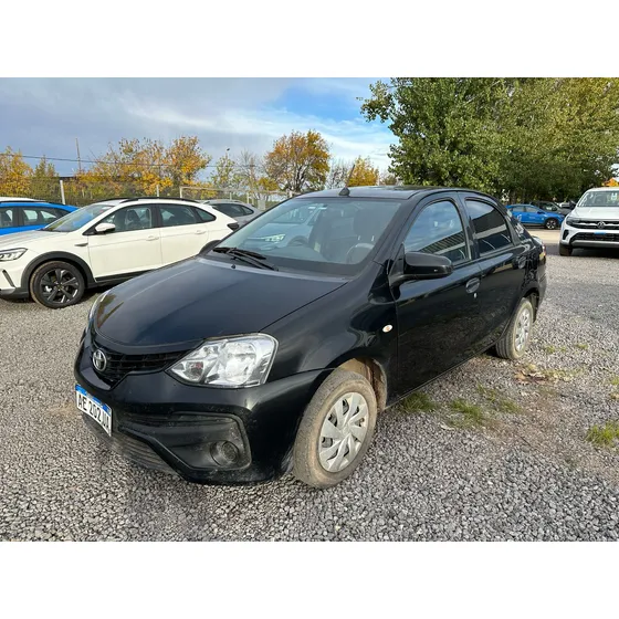 Toyota Etios X 1.5 6m/t
