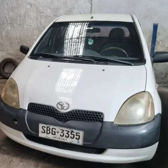 Toyota Yaris 2000 1.3 3p Mt
