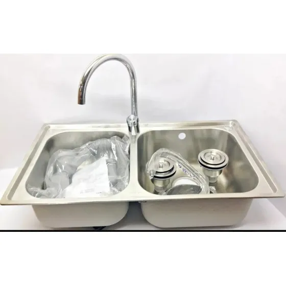 Fregadero De 2 Tinas Con Todos Sus Accesorios De Lujo