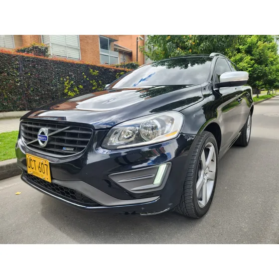 Volvo Xc60 T6 R-design Awd At 3.0 Cc 2015