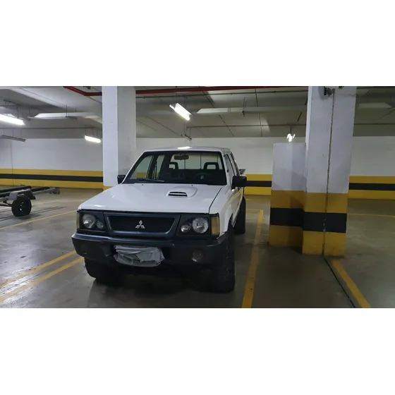 Mitsubishi L200 2.5 L Cab. Dupla 4x4 4p