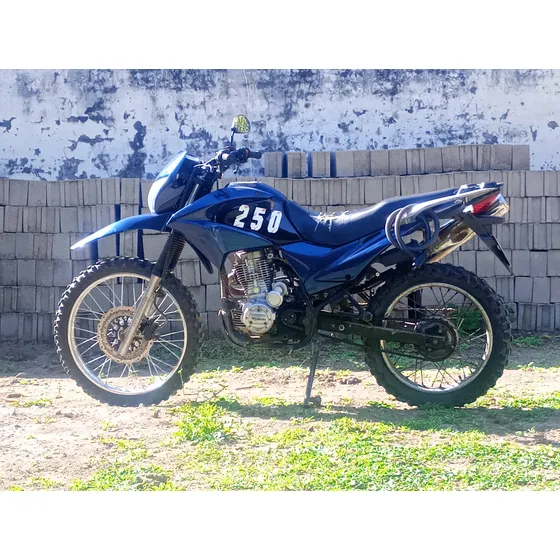 Vendo En 1.800 Anda Perfecta Único Dueño. Se Va Transferida.