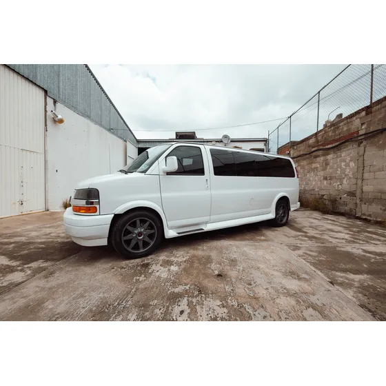 Chevrolet Express Jet Van De Imperial Vans 2025