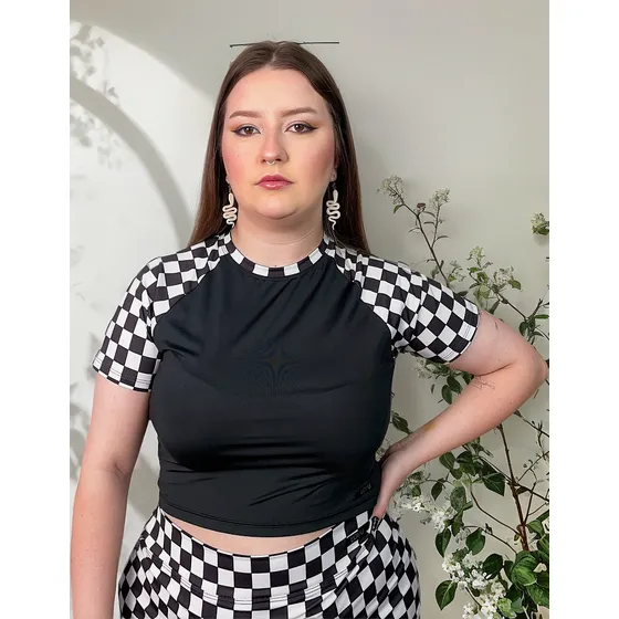 Cropped Manga Raglan Pp Ao G4 Preto E Quadriculado Plus Size