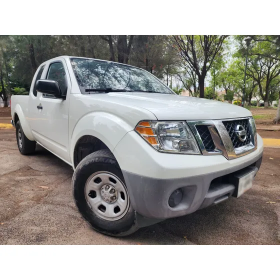 Nissan Frontier Cabina Y Media De 4 Cilindros