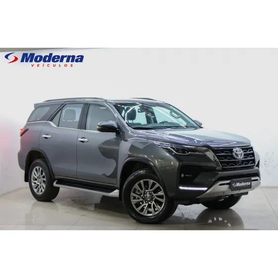 Toyota Hilux Sw4 2.8 D-4d Turbo Diesel Srx 7l 4x4 Automático