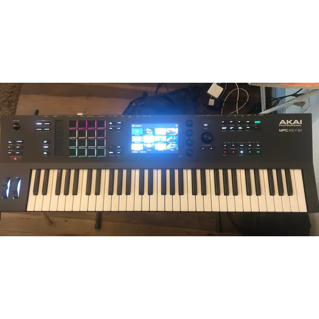 Sintetizador Akai Mpc Key 61