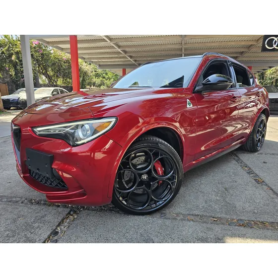 Alfa Romeo Stelvio 2.9l Quadrifoglio Verde V6 Bi-turbo At