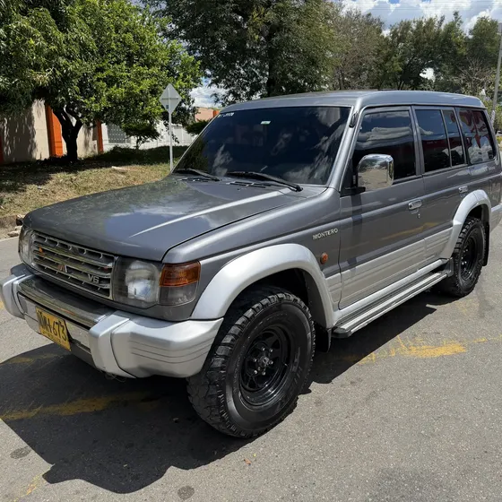 Mitsubishi Montero 1997 3.0 V43 Wagon Status