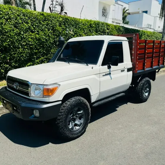 Toyota Land Cruiser 2013 4.0 Grj79