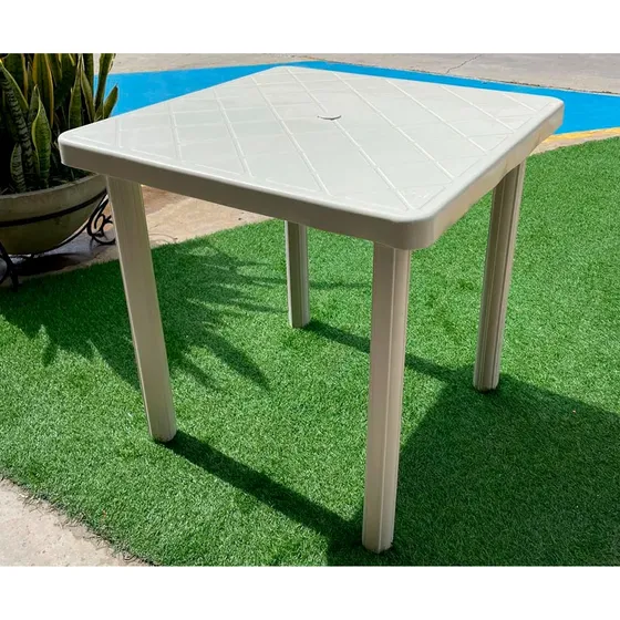 Mesa Plástica Cuadrada Desarmable Gama De Colores