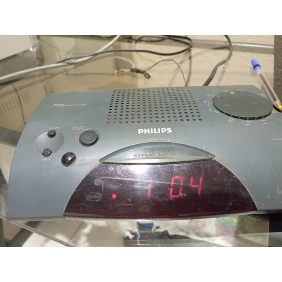 6d Rádio Relogio Para Reparo Philips Usado