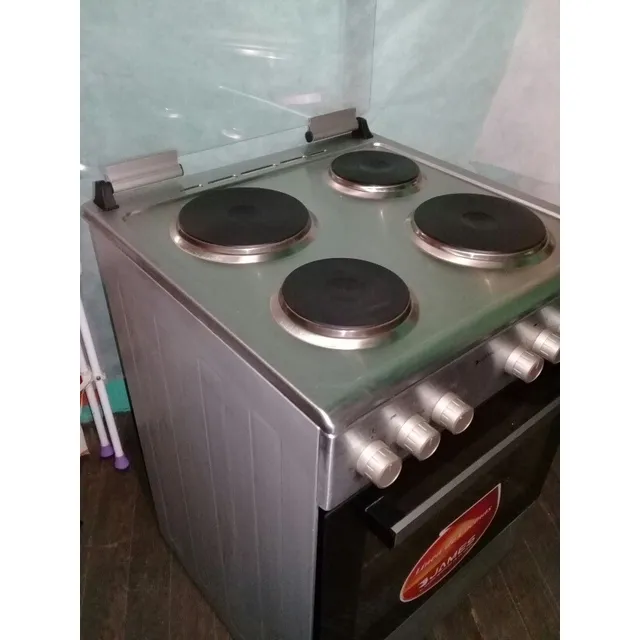 Excelente Cocina Electrica James Turbinada Meses Uso Lujo
