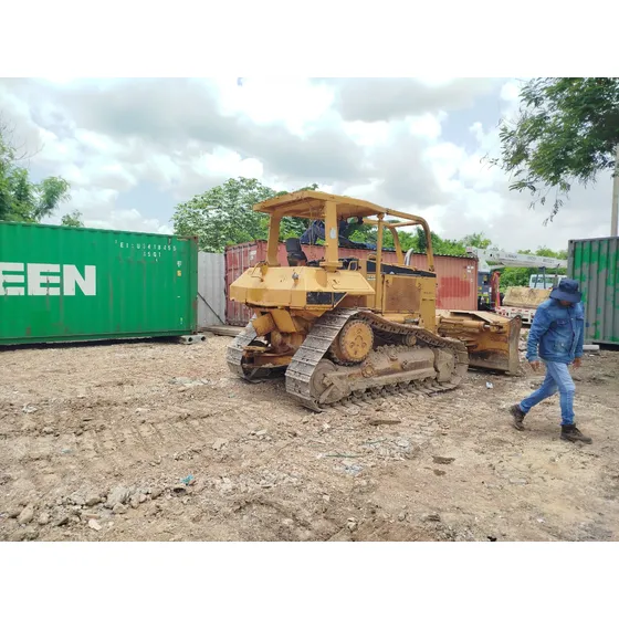 Tractor D6