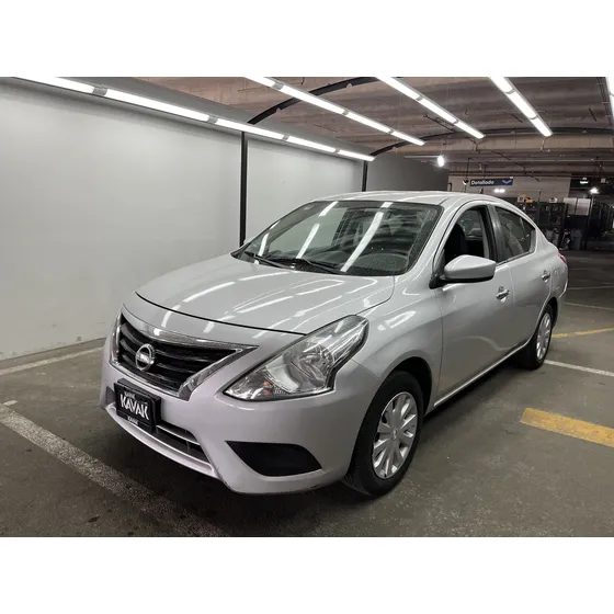 Nissan Versa 1.6 Sense