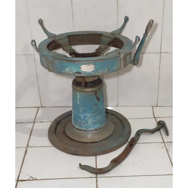 Base Para Cadeira De Barbeiro Antiga - Para Reformar