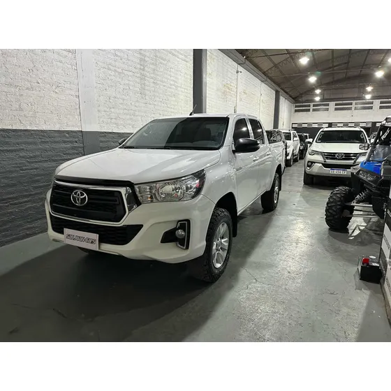 Toyota Hilux 2.8 Cd Sr 177cv 4x4