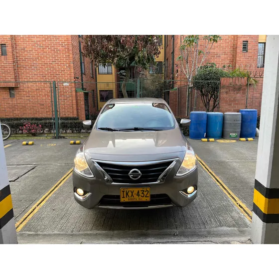 Nissan Versa 1.6 Advance