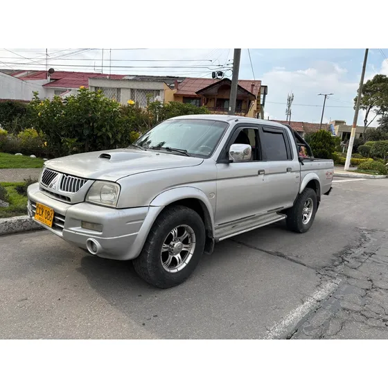 Mitsubishi L200 Sportero 2.5 Superlujo