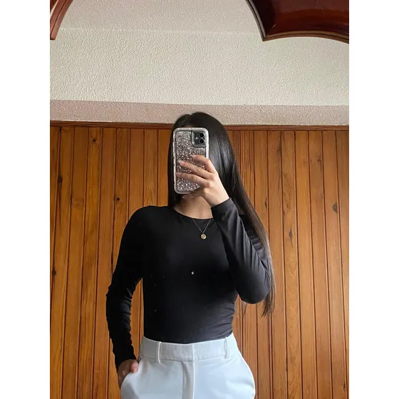 Blusa Básica Cuello Redondo Manga Larga Doble Tela