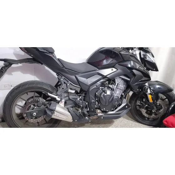 Moto Naked, 500cc.