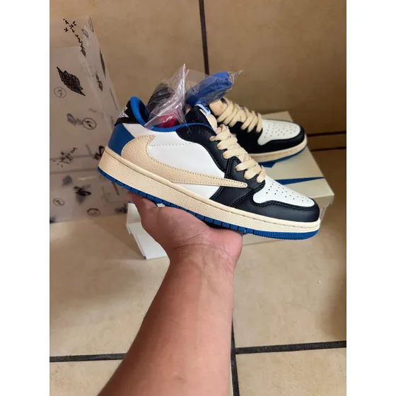 Jordan 1 Travis Scott