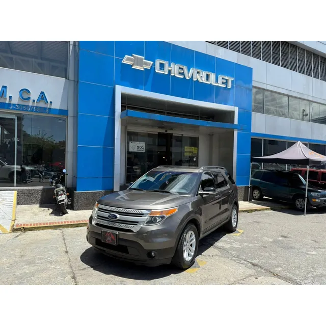Ford Explorer Xlt