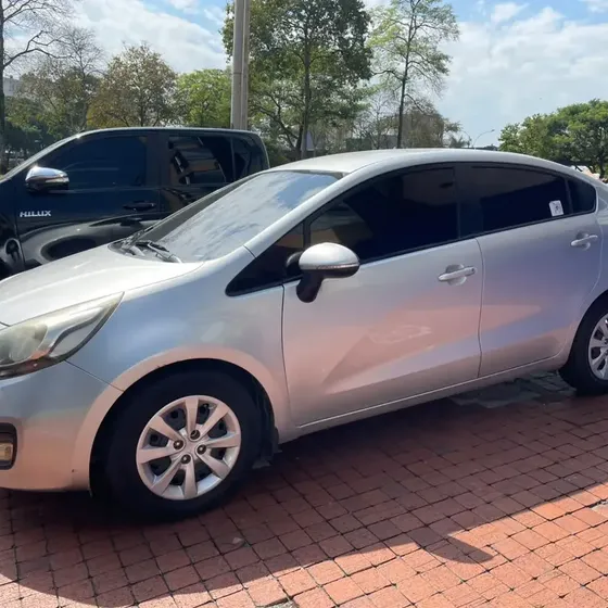 Kia Rio 2012 1.4 4p At