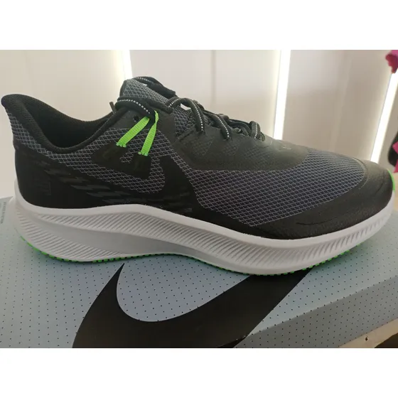 Calzado Nike Quest 3 Shield