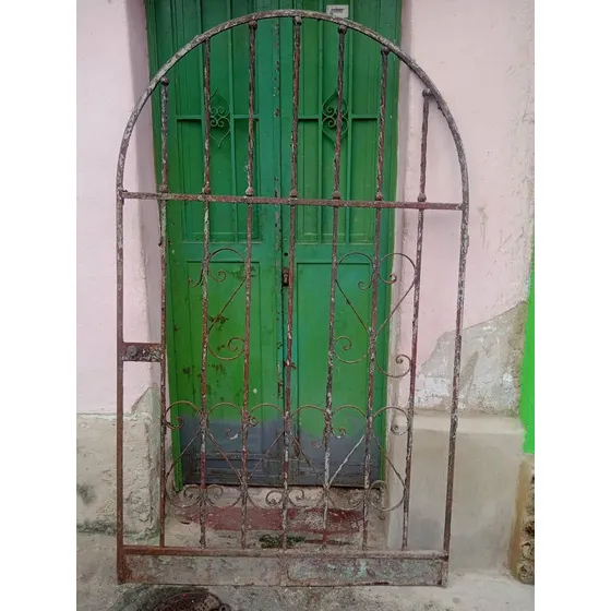 Puerta De Hierro Antigua Para Decorar O Restaurar