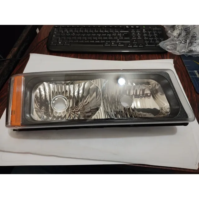 Faro Inferior Der. Chevrolet Silverado/cheyenne 02/06 Orig.