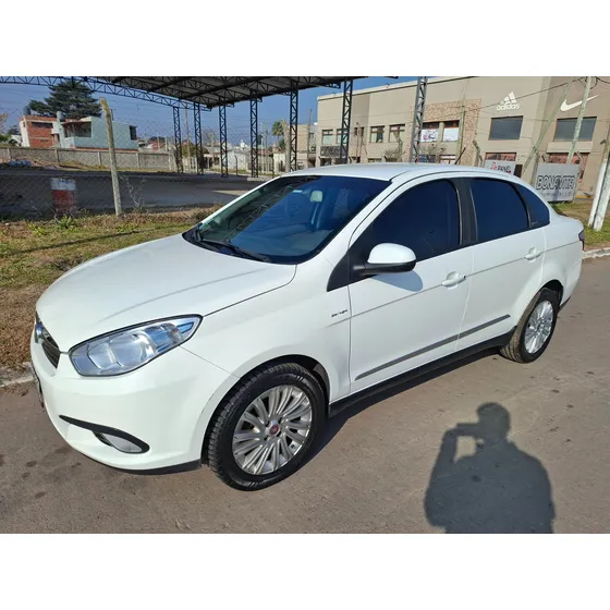 Fiat Grand Siena 1.6 Essence Dualogic Pack Seguridad