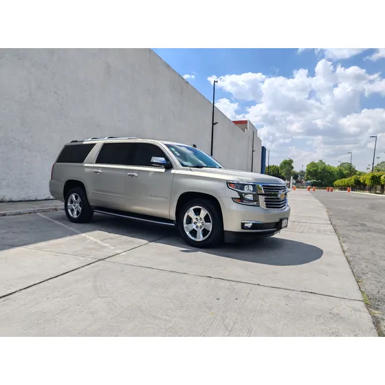 Chevrolet Suburban 5.3 Ltz 4x4 Mt